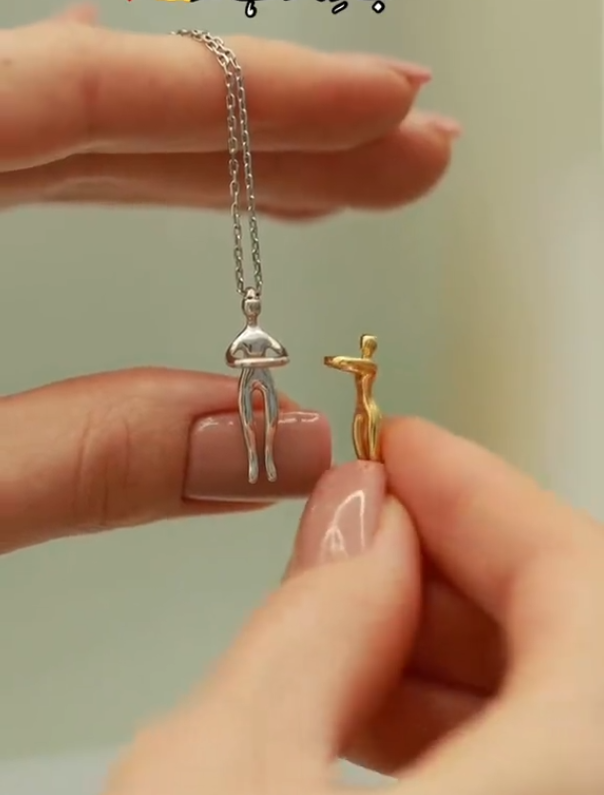 Hugging Necklace
