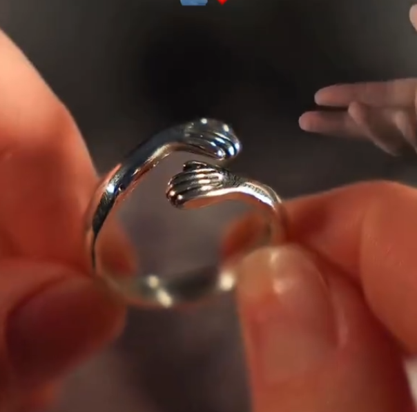 Hugging Ring